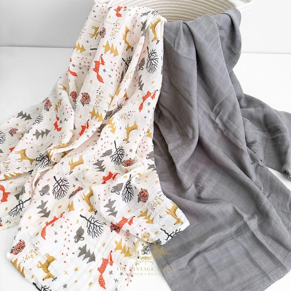 NWT Cute Baby Gift Set Swaddling Muslin Blankets Wooden Toy Woodland Animals - Picture 2 of 6